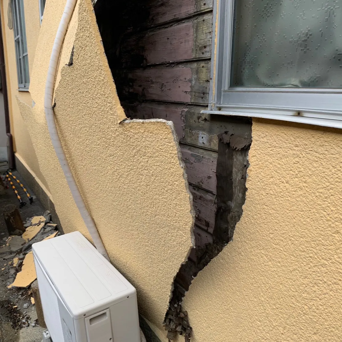 🏠【大阪府富田林市 外壁が崩落寸前!? 】