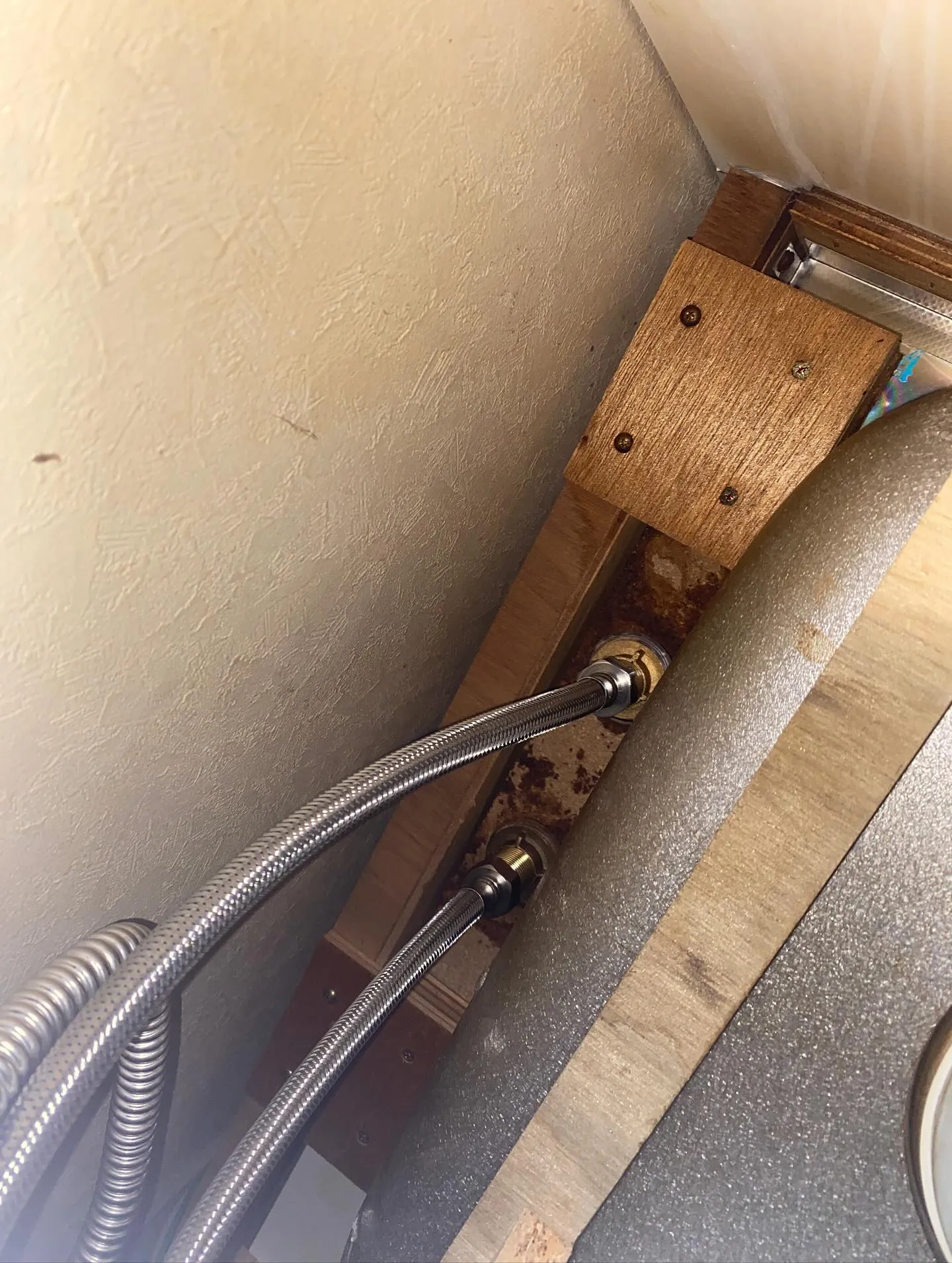 📍 伊丹市の店舗様・バックヤードの混合水栓を交換しました!