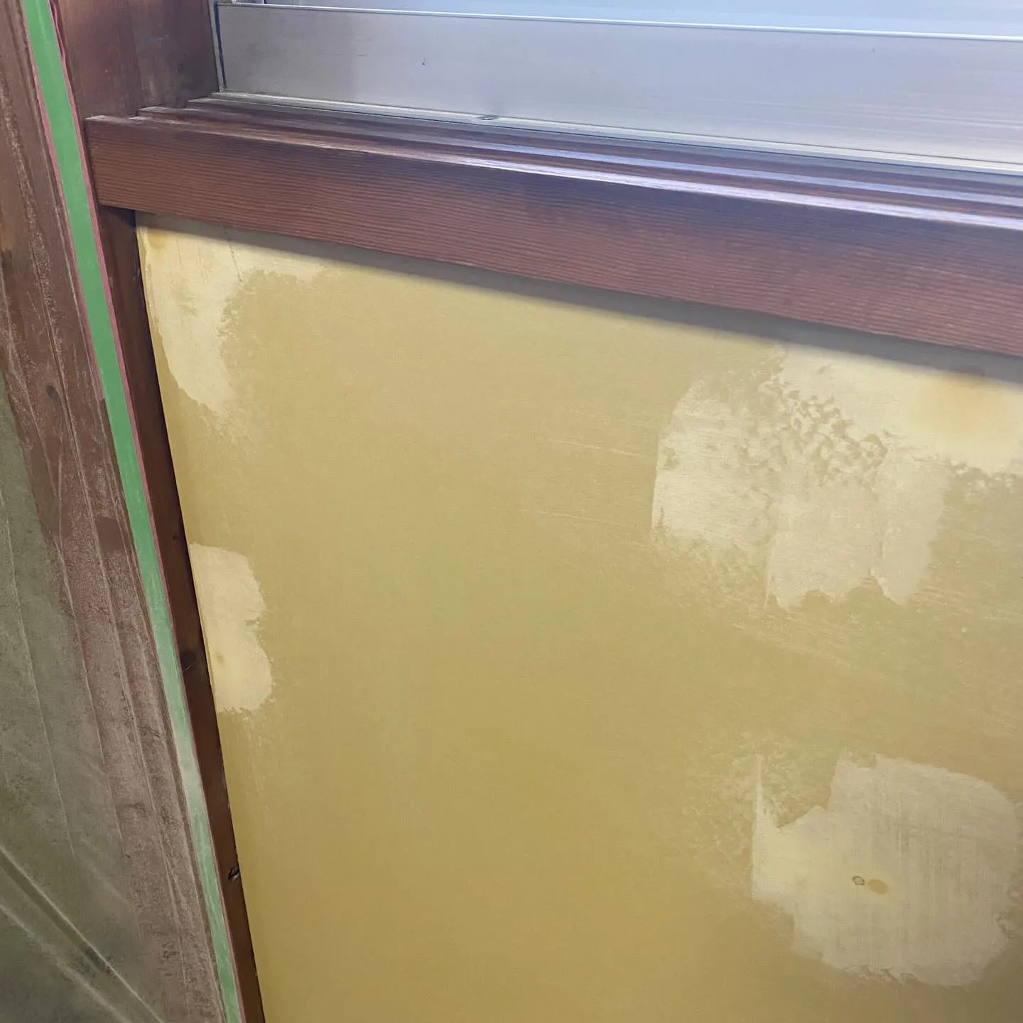 堺市西区にて、和室壁の補修工事を行わせていただきました。