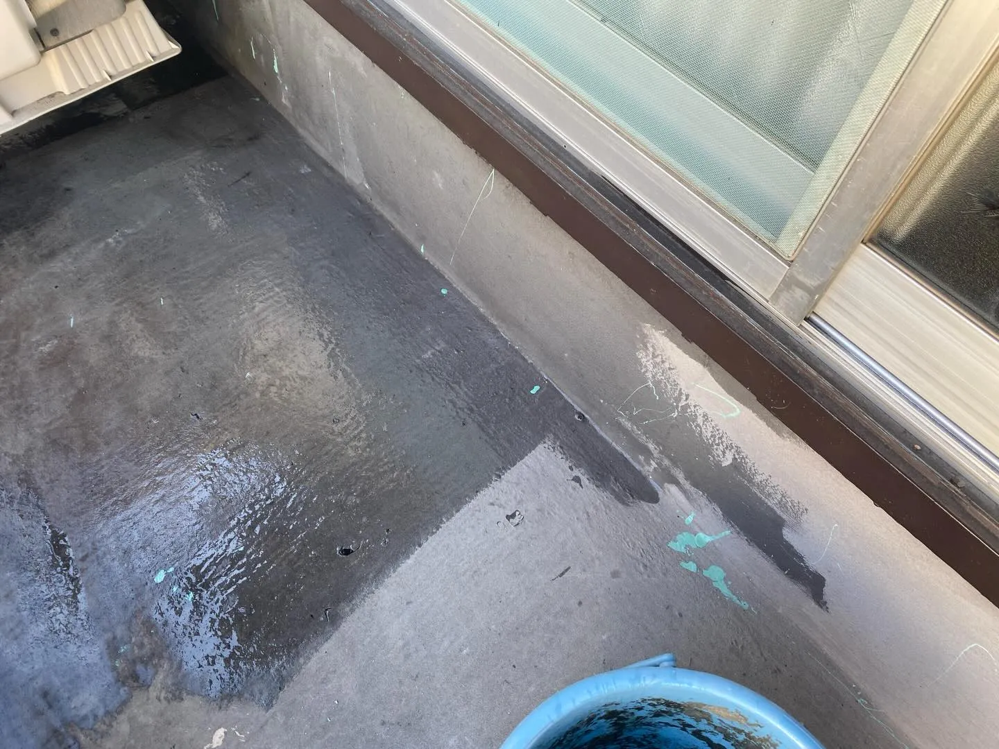 大阪府大阪市住吉区にて、ベランダのウレタン防水工事を施工させ...