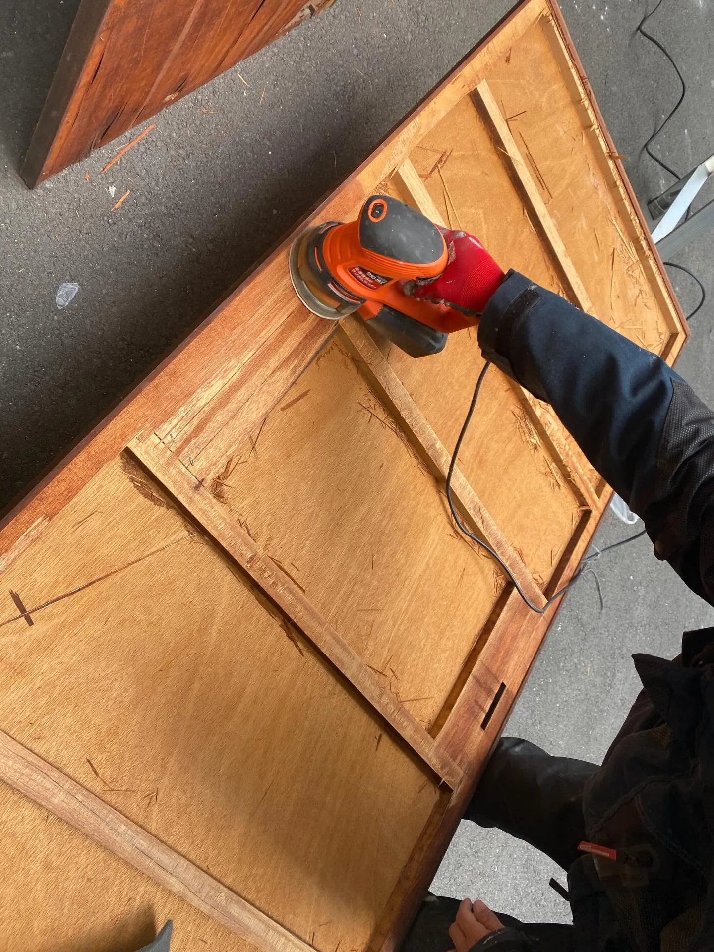 大阪市住吉区にて、物置扉のリフレッシュ工事をさせていただきま...