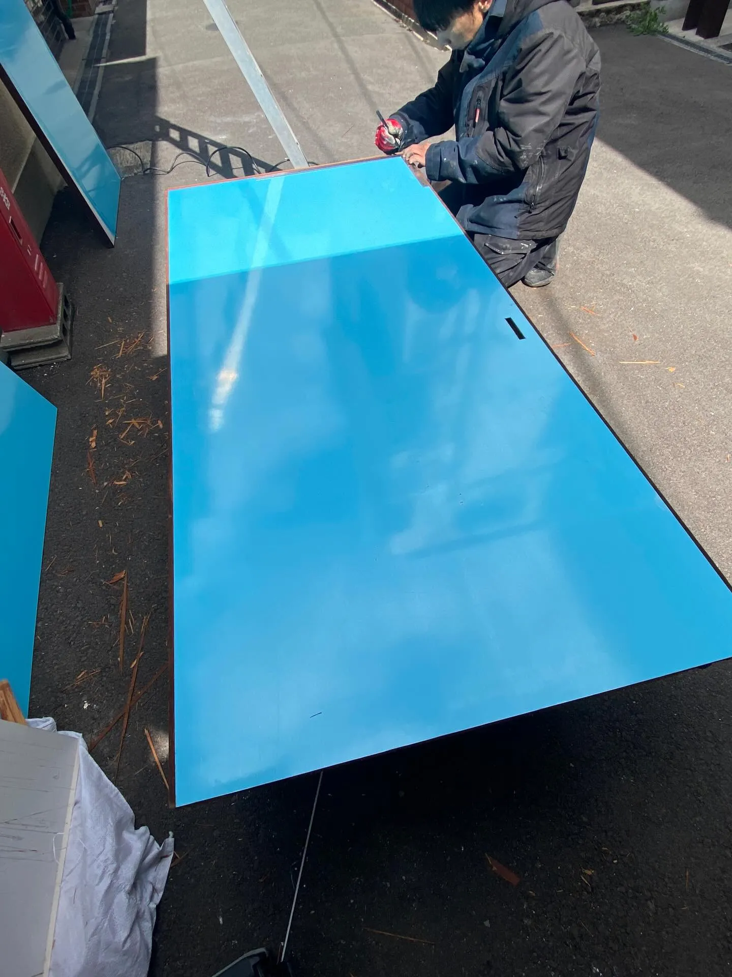 大阪市住吉区にて、物置扉のリフレッシュ工事をさせていただきま...